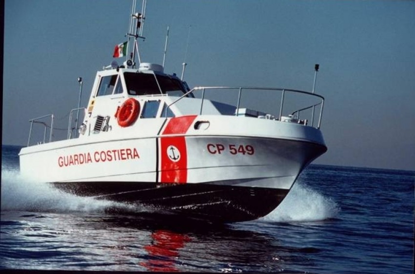 Due diportisti salvati al largo di Giulianova dalla Guardia Costiera