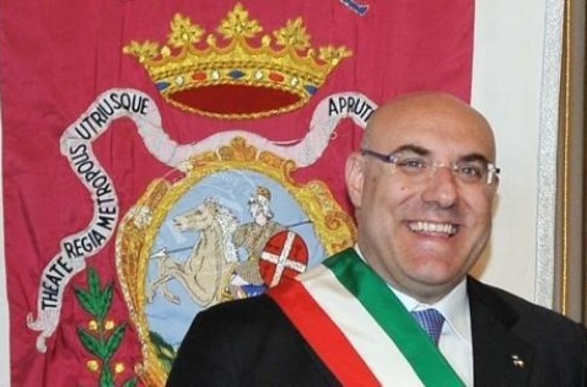 Rifiuti: Umberto Di Primio indagato per corruzione