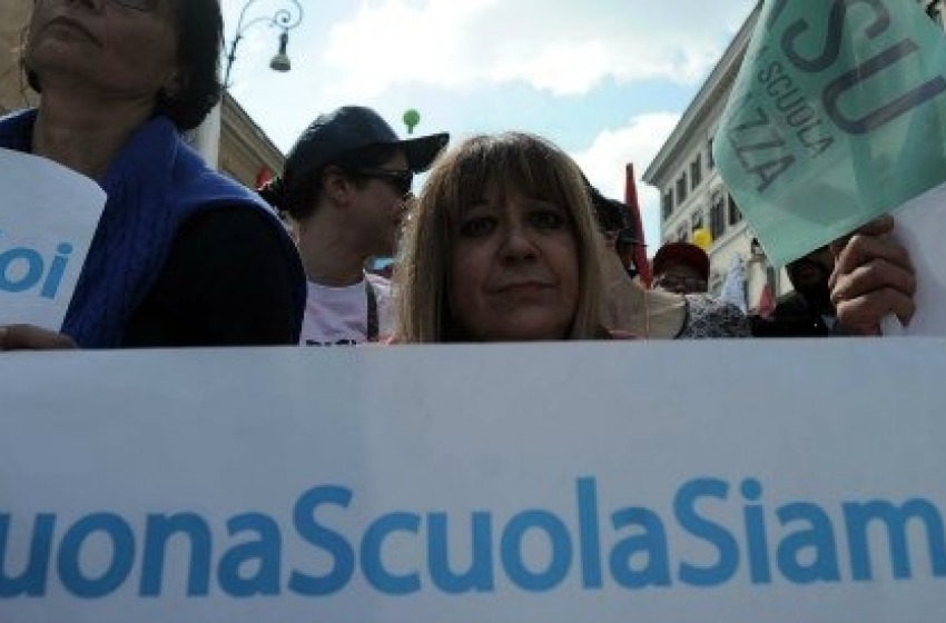 Insegnanti e studenti in sciopero contro la #buonascuola di Renzi