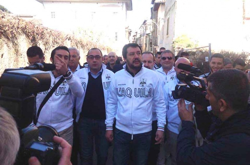 Salvini: "La ricostruzione è lenta, ma quante vite ci mettono?"