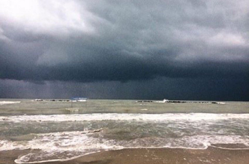 Piove a dirotto su Pescara: la 'Notte Bianca dell'Adriatico' rimandata ancora per maltempo?