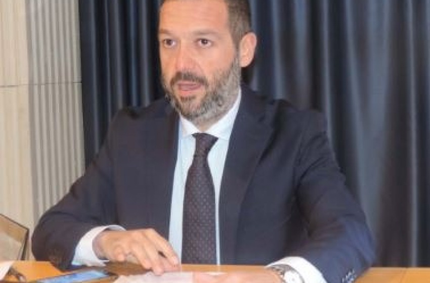 Regionali Abruzzo - Sospiri firma decreti commissioni