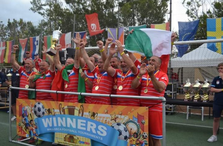 I Vigili del Fuoco di Pescara vincono il titolo di Walking football 