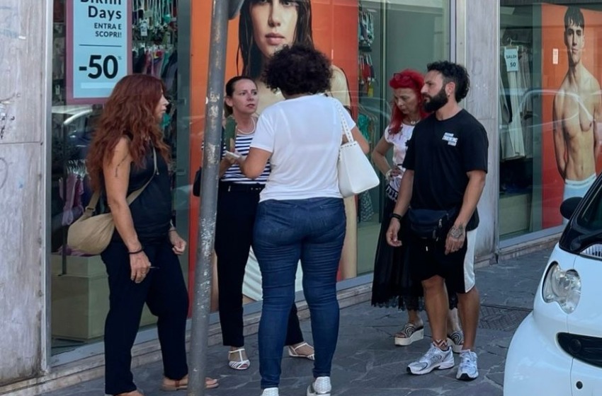 Commercianti in protesta per la questione parcheggi