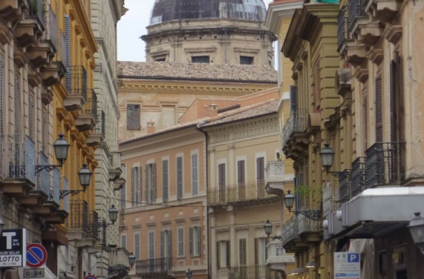 Maxi multa ad attività storica nel centro di Chieti