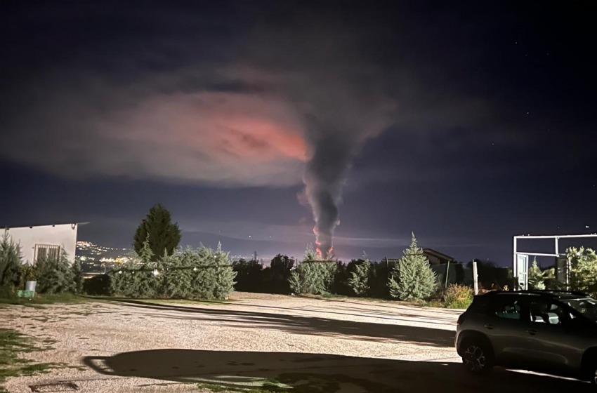 Fiamme altissime nel cielo per un altro rogo a Chieti